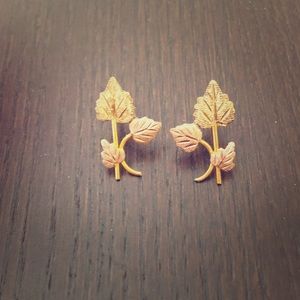 Beautiful gold leaf earrings